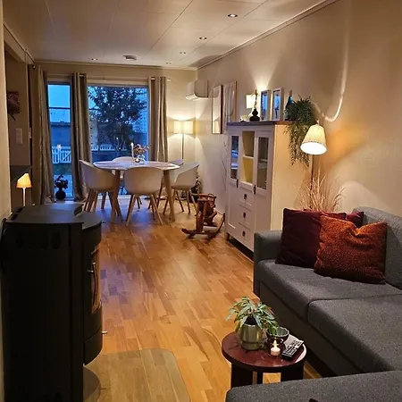 Charming 3-bedroom House In With Mountain Views Egersund