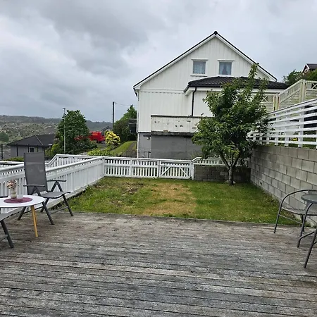 Charming 3-bedroom House In With Mountain Views * Egersund